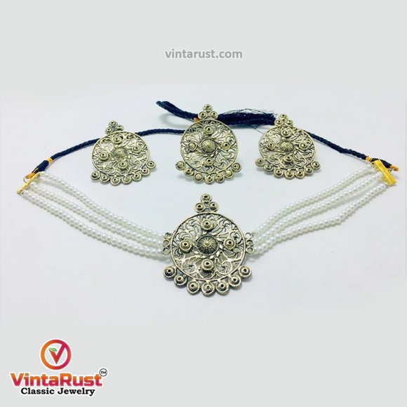 White Pearls Beaded Choker Necklace With Earrings and Ring - Picture 1 of 9